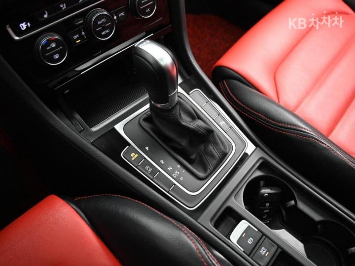 Volkswagen Golf 2.0 TDI MK7 10