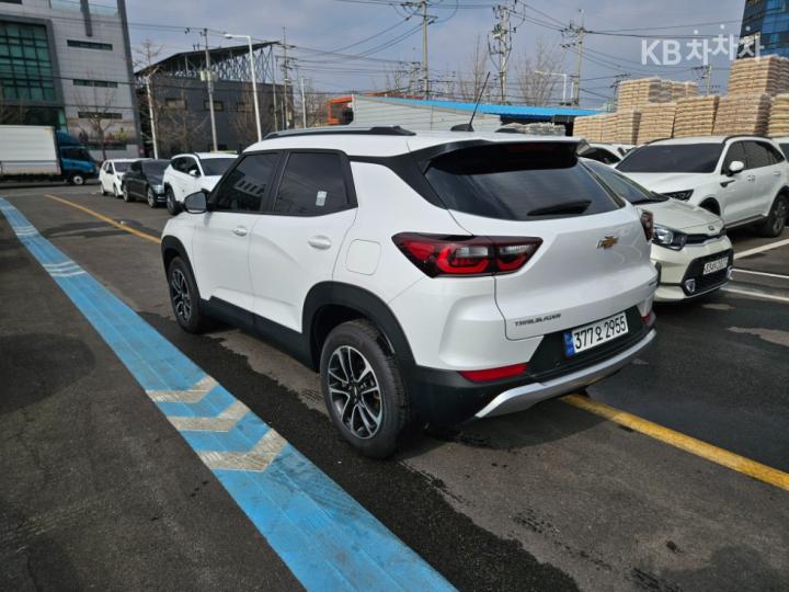 Chevrolet Trailblazer 1.35 Gasoline Turbo 2WD Premier 5