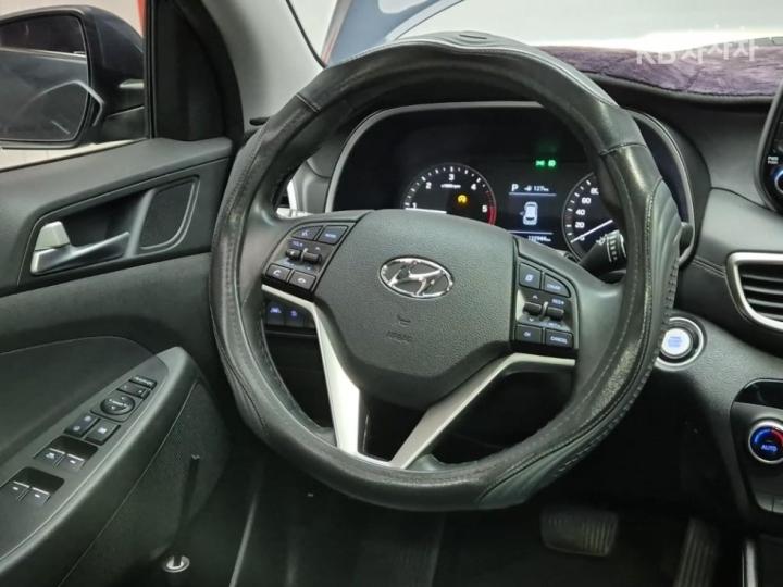 Hyundai Tucson Diesel e-VGT R 1.6 2WD Premium 9