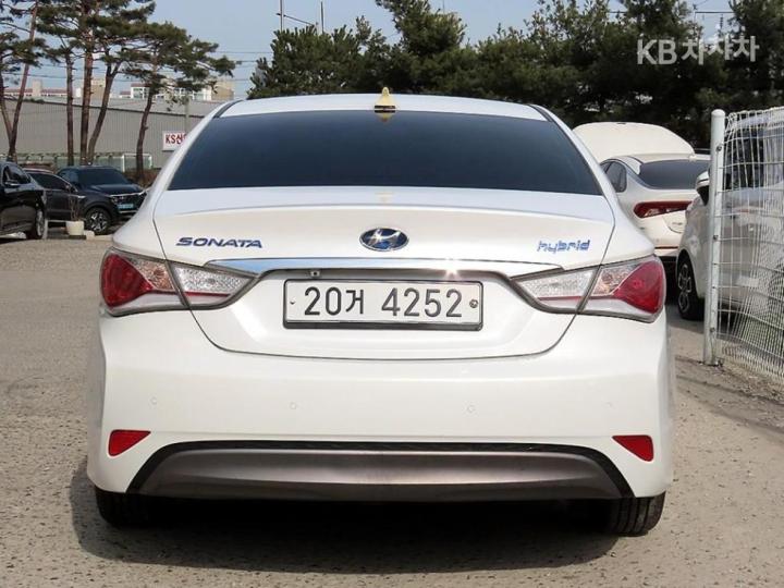 Hyundai Sonata Hybrid 2.0 Premier 5