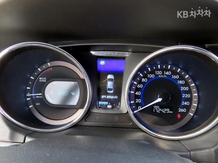 Hyundai Sonata Hybrid 2.0 Premier 10