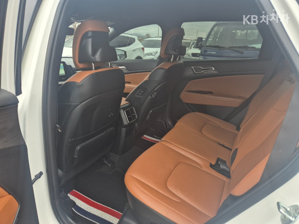 2022 - kia sportage