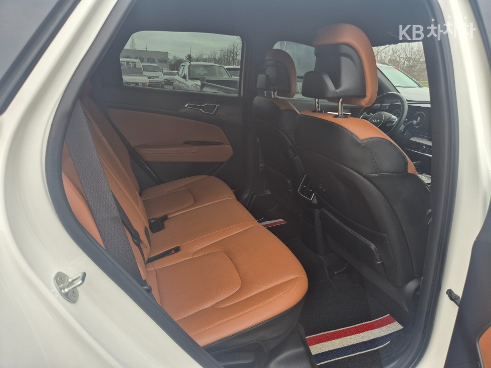 2022 - kia sportage
