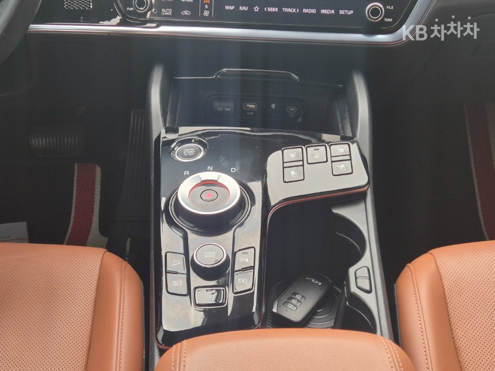 2022 - kia sportage