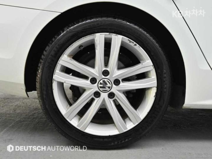 Volkswagen Jetta New 2.0 TDI BlueMotion Premium 6