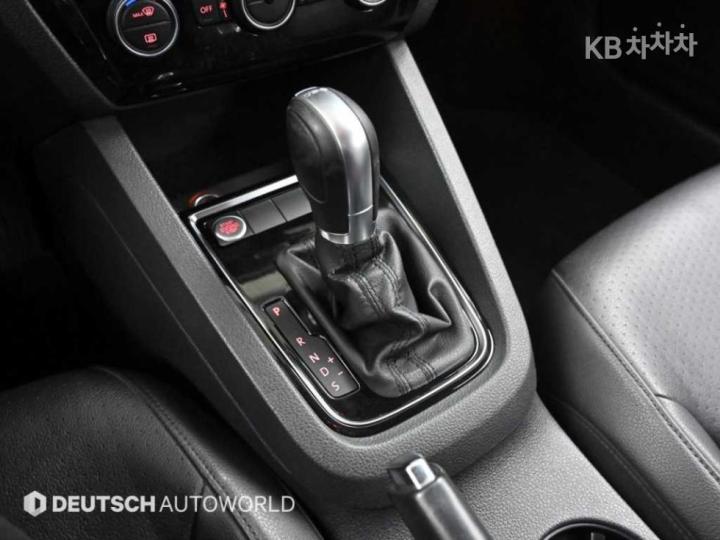 Volkswagen Jetta New 2.0 TDI BlueMotion Premium 10