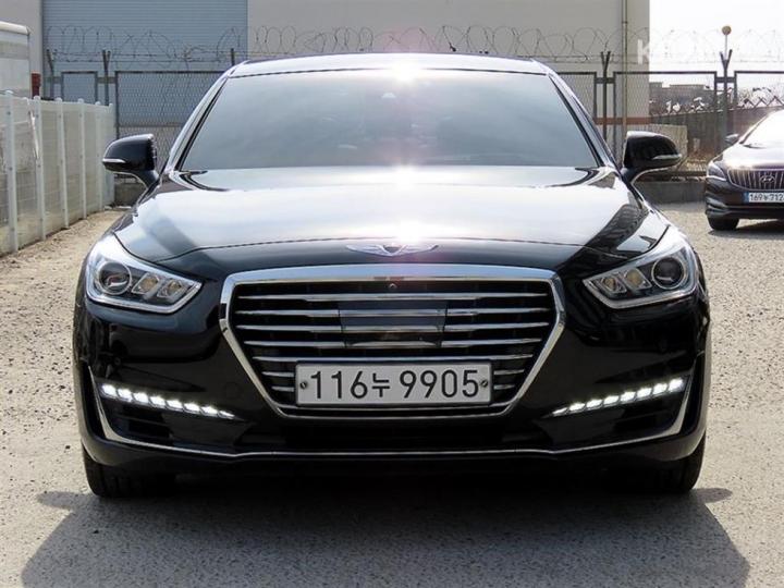 Genesis EQ900 3.8 GDI AWD Premium Luxury
