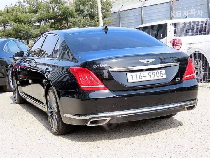 Genesis EQ900 3.8 GDI AWD Premium Luxury 4