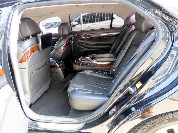 Genesis EQ900 3.8 GDI AWD Premium Luxury 7