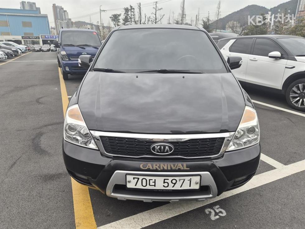 2011 kia carnival