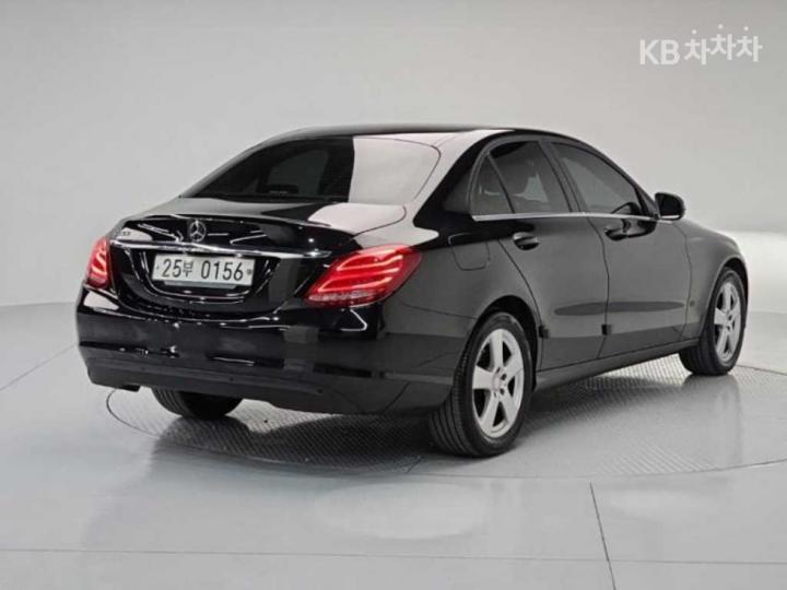 Mercedes-Benz C-Class C200 W205 5