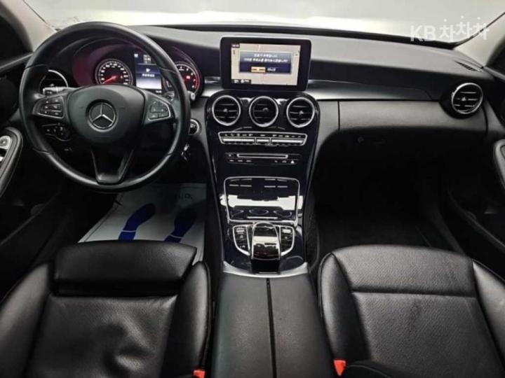 Mercedes-Benz C-Class C200 W205 6