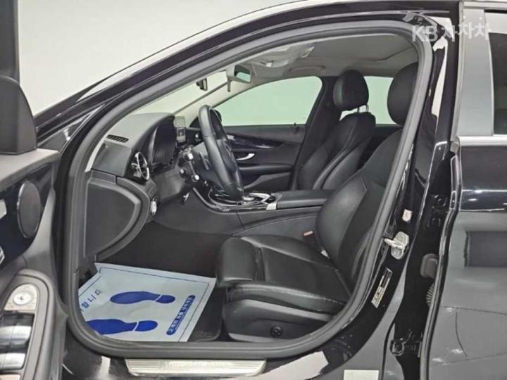 Mercedes-Benz C-Class C200 W205 7