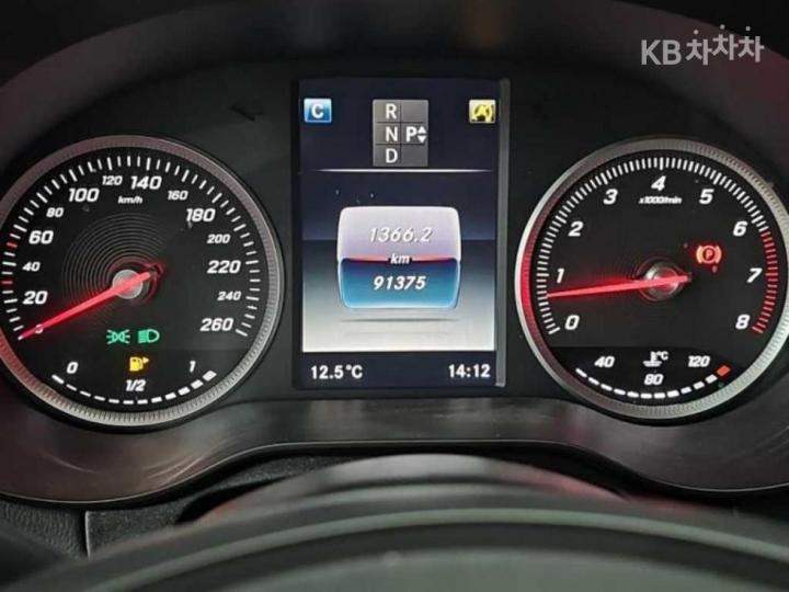 Mercedes-Benz C-Class C200 W205 8