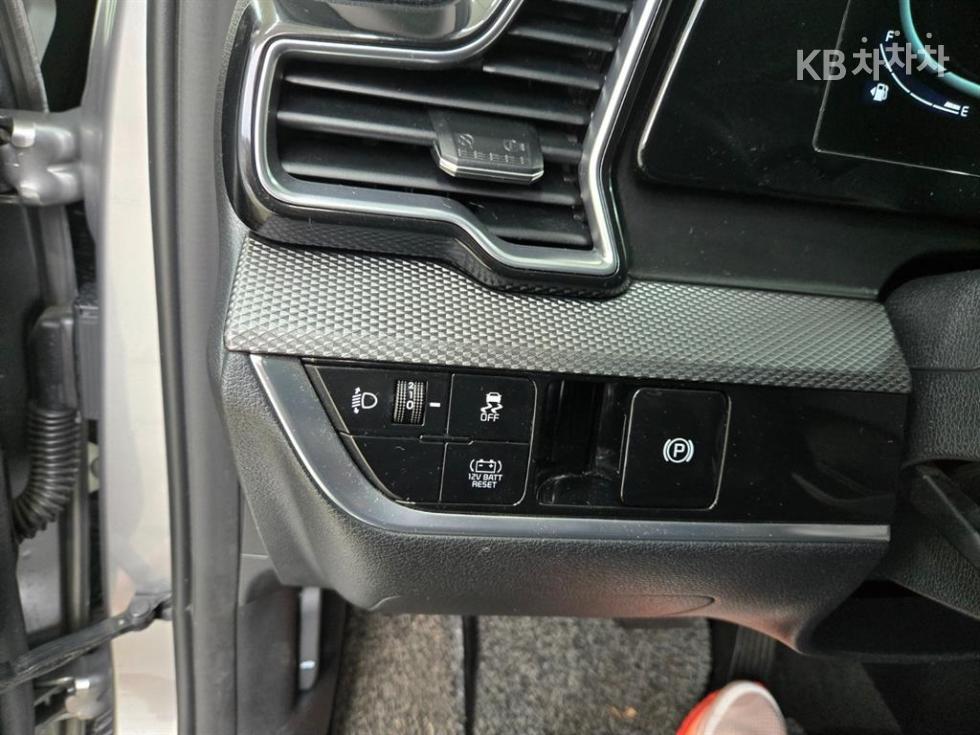 2022 - kia sportage