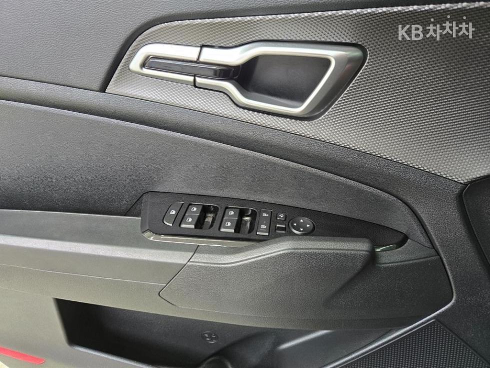 2022 - kia sportage