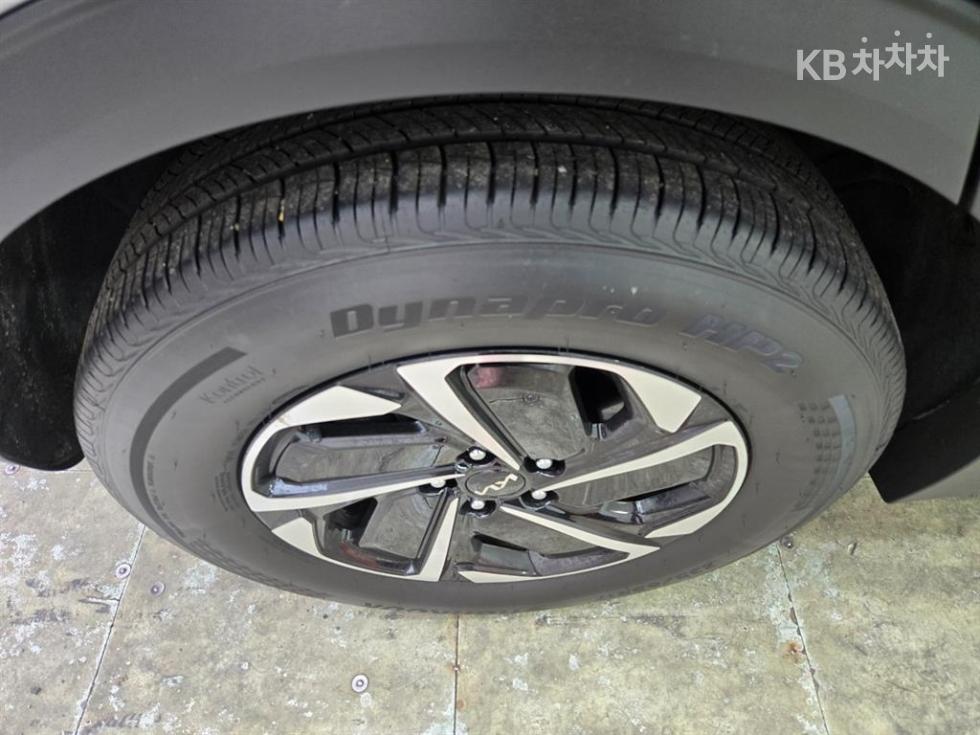 2022 - kia sportage