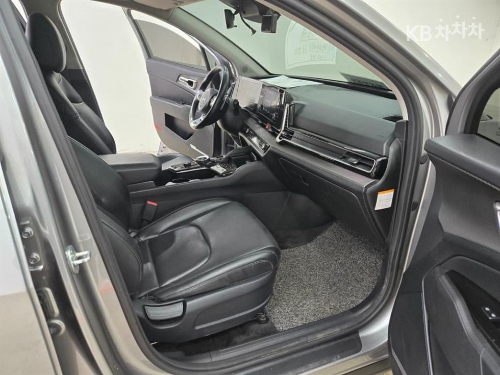 2022 - kia sportage
