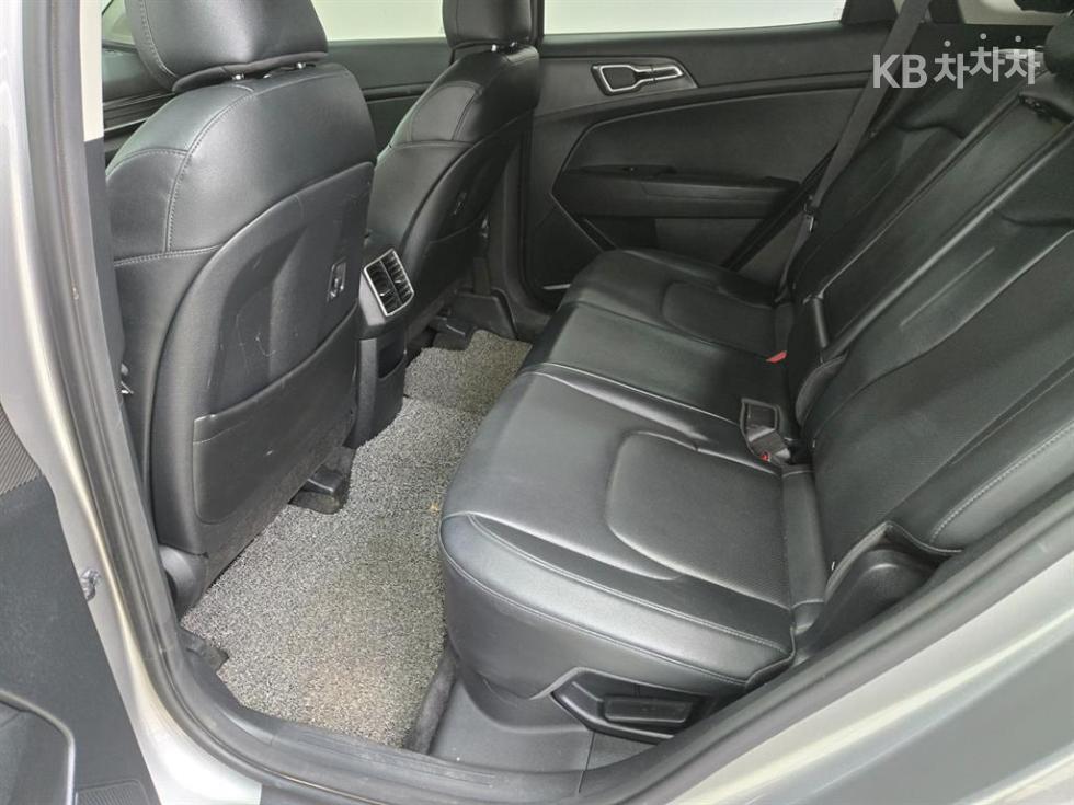 2022 - kia sportage