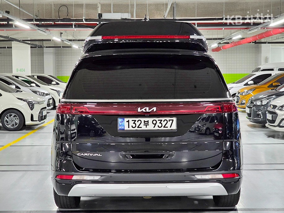 2022 - kia carnival