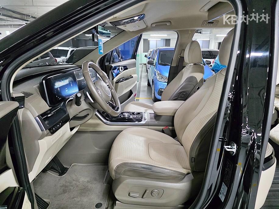 2022 - kia carnival