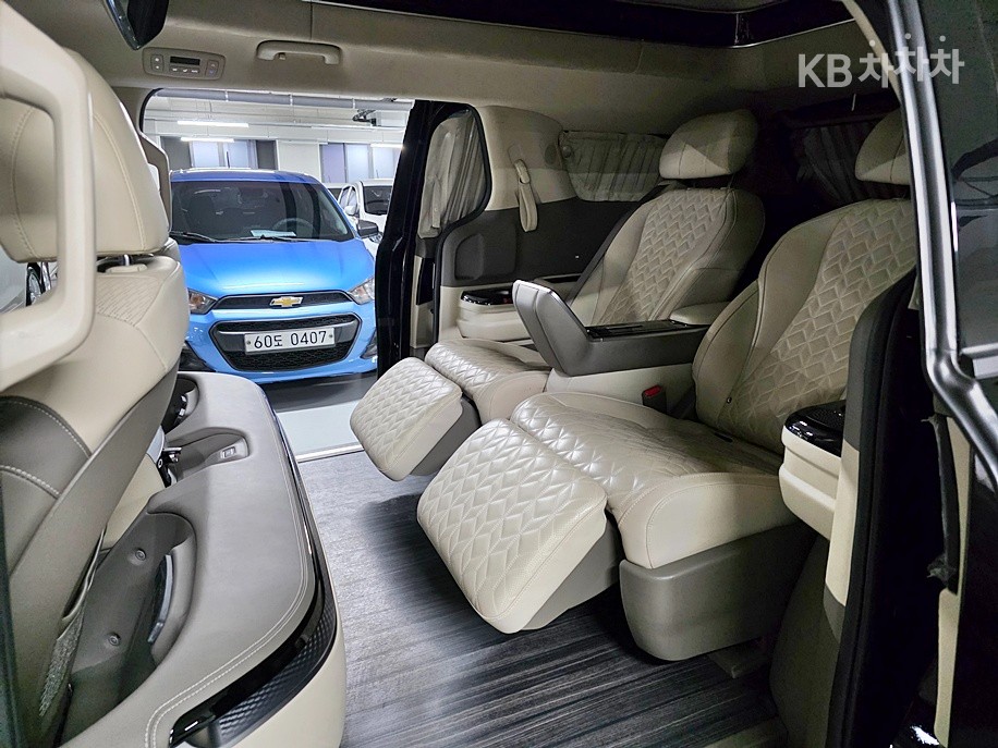 2022 - kia carnival