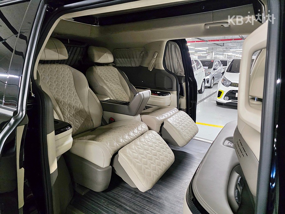 2022 - kia carnival