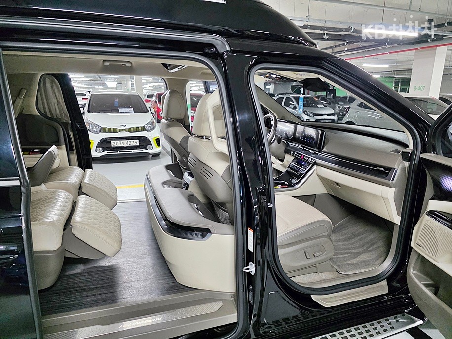 2022 - kia carnival