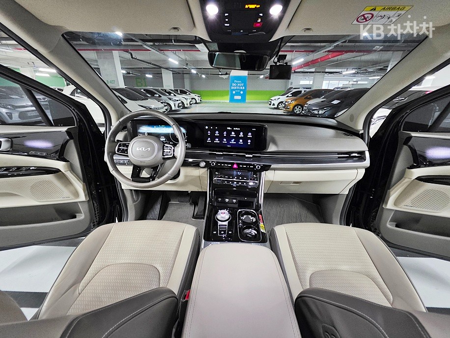 2022 - kia carnival