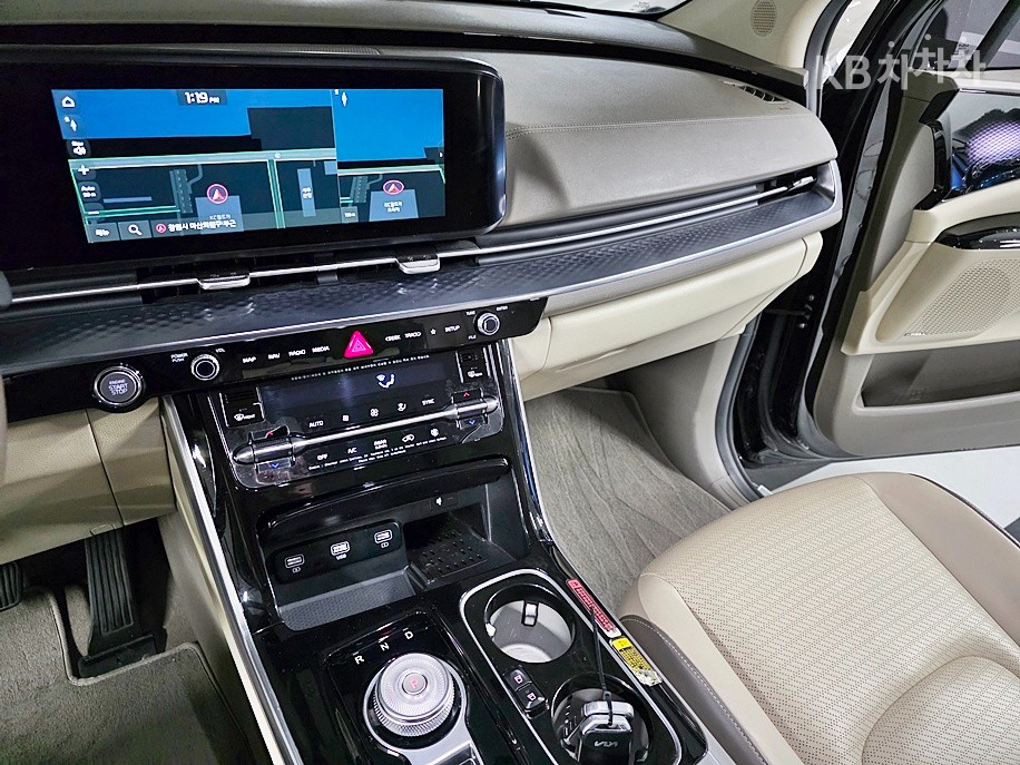 2022 - kia carnival