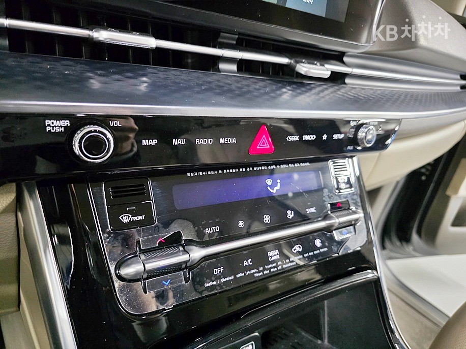 2022 - kia carnival