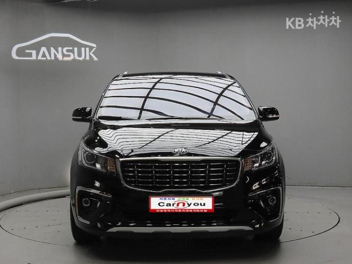 Kia Carnival 2.2 Diesel Prestige 2