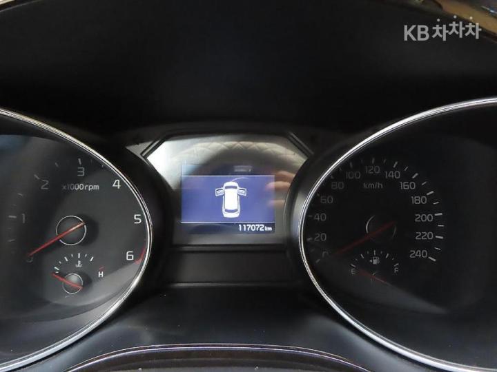 Kia Carnival 2.2 Diesel Prestige 7