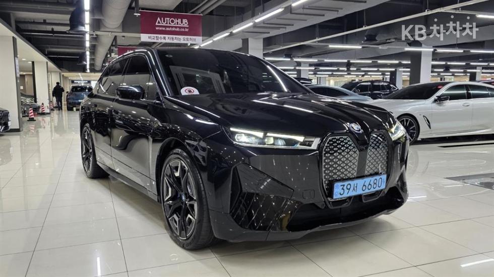 BMW iX(i20)