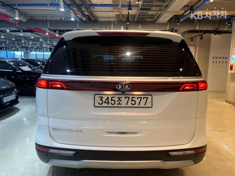 2021 - kia carnival