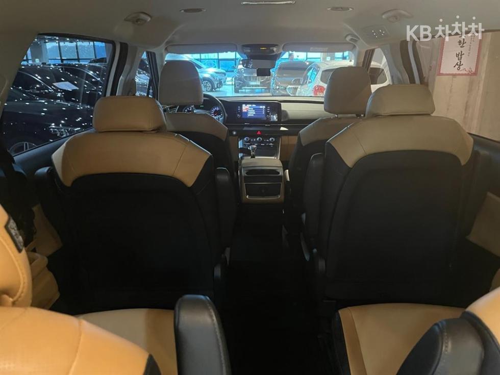 2021 - kia carnival