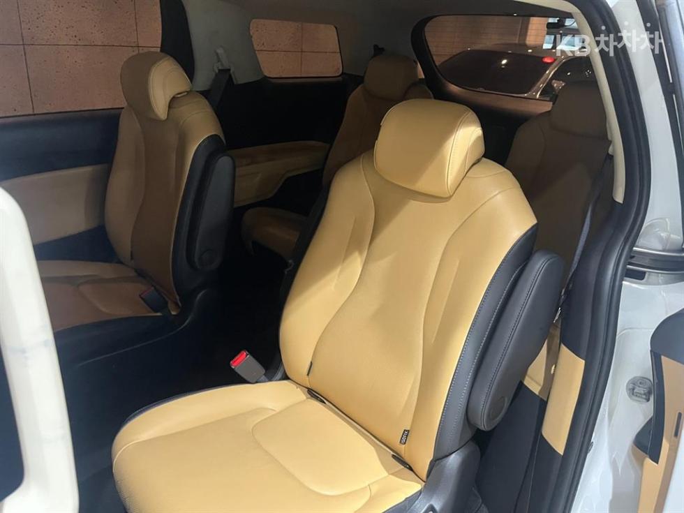2021 - kia carnival