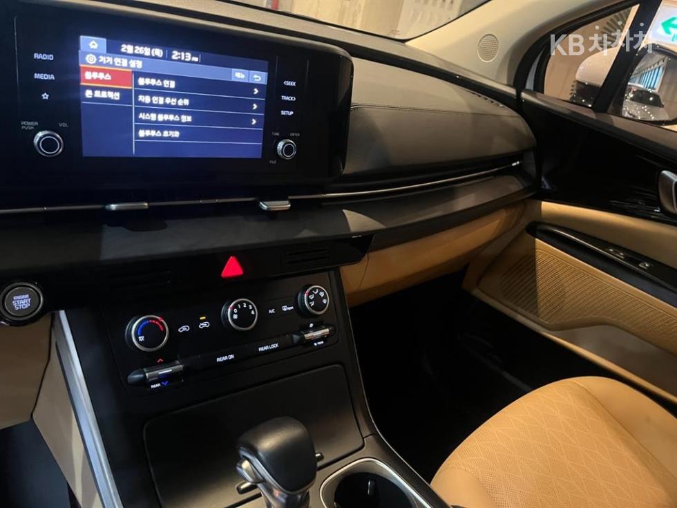 2021 - kia carnival