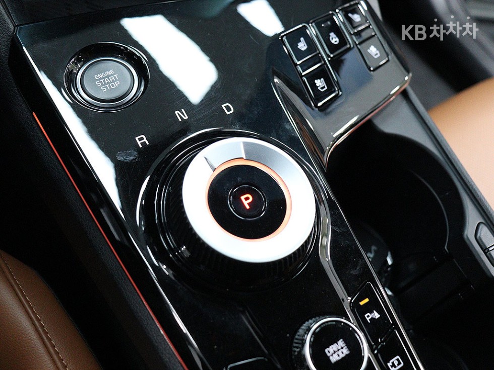 2023 - kia sportage