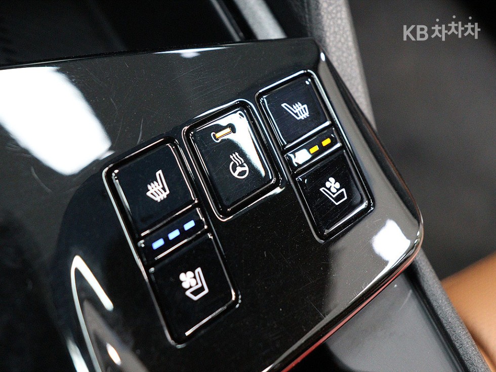 2023 - kia sportage
