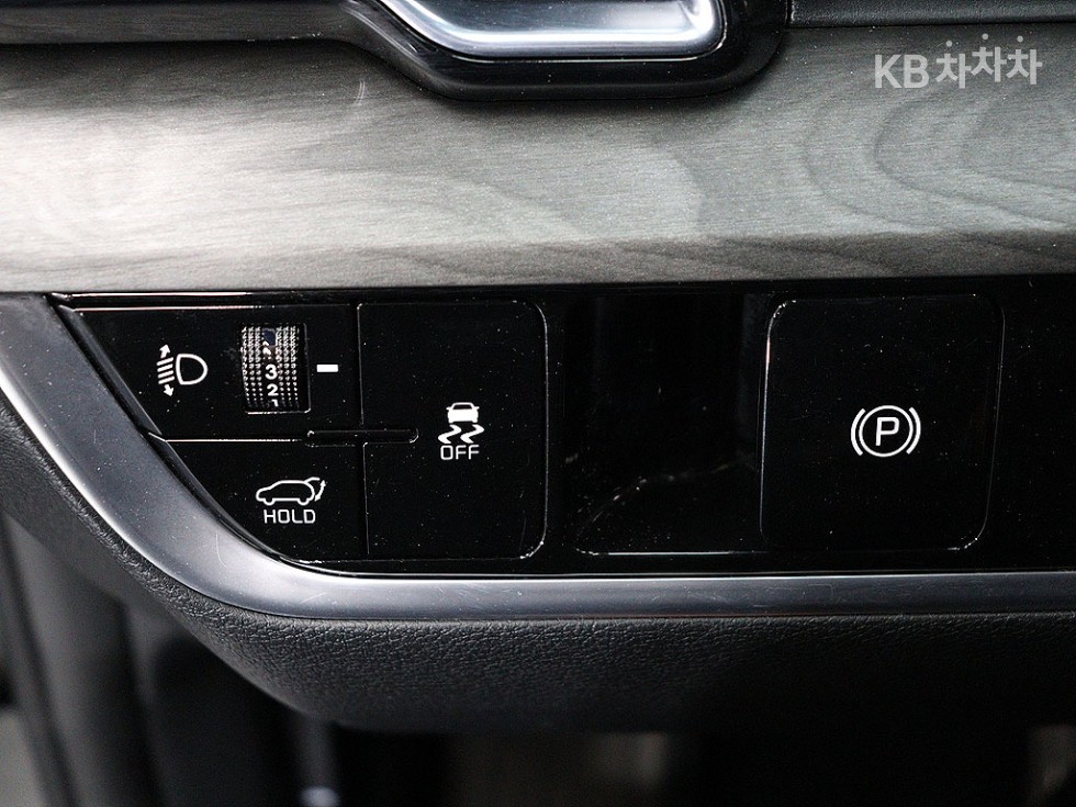2023 - kia sportage
