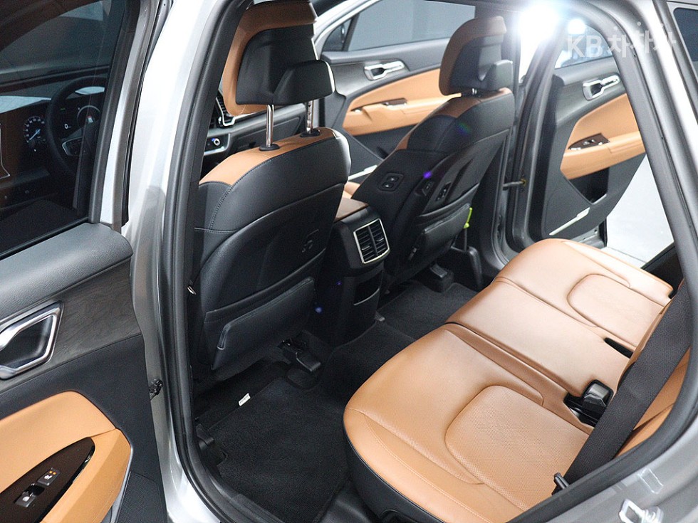 2023 - kia sportage