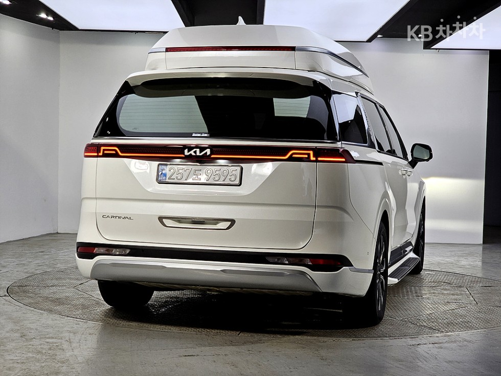 2022 - kia carnival