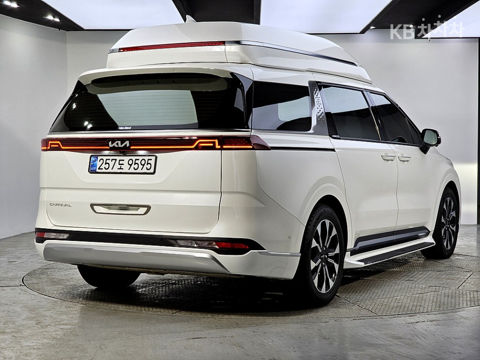 2022 - kia carnival