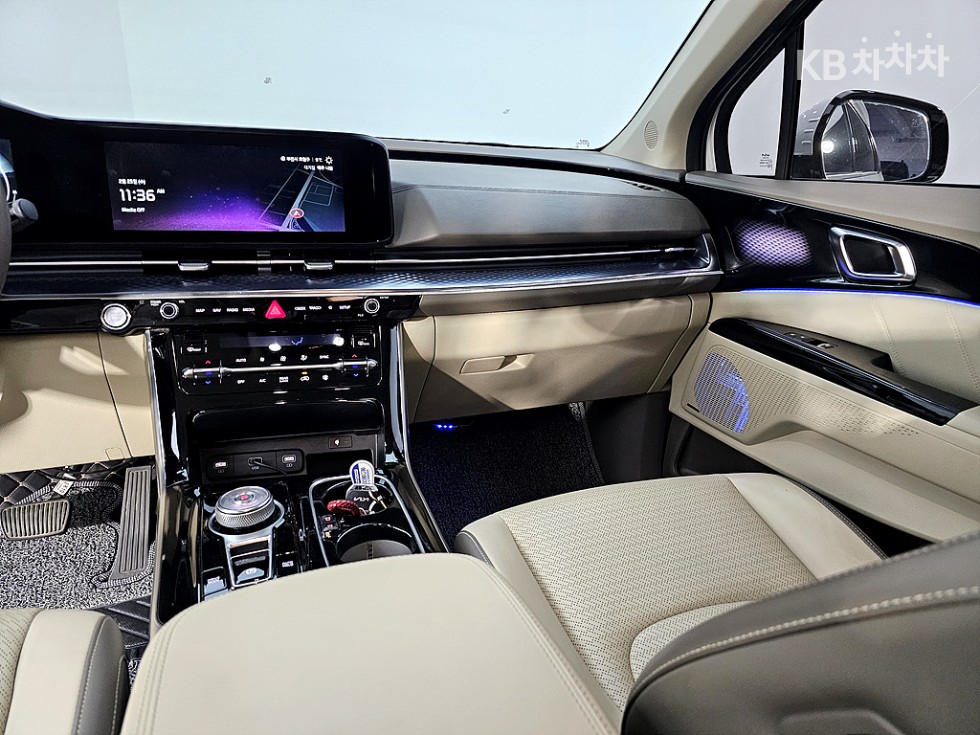 2022 - kia carnival