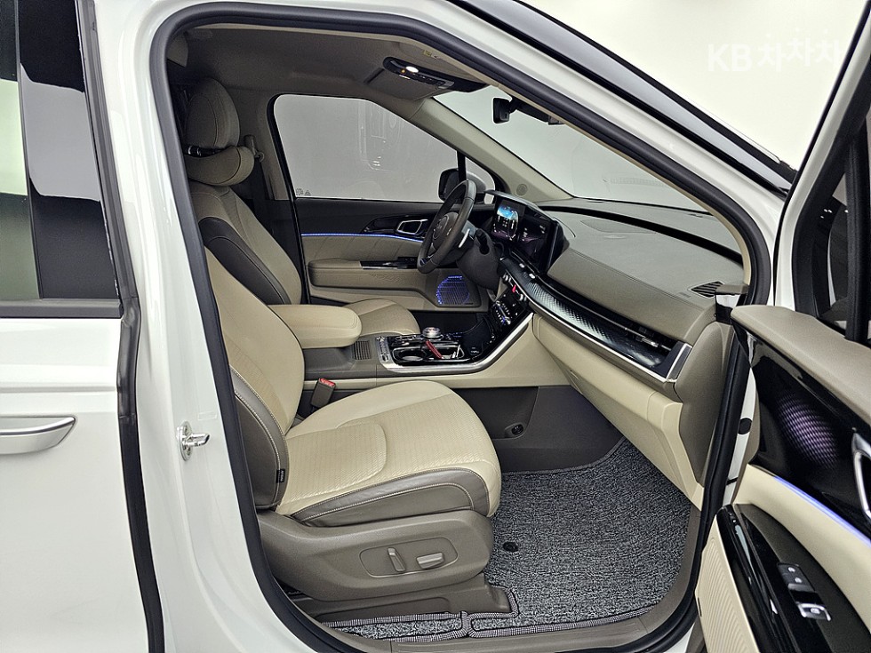 2022 - kia carnival