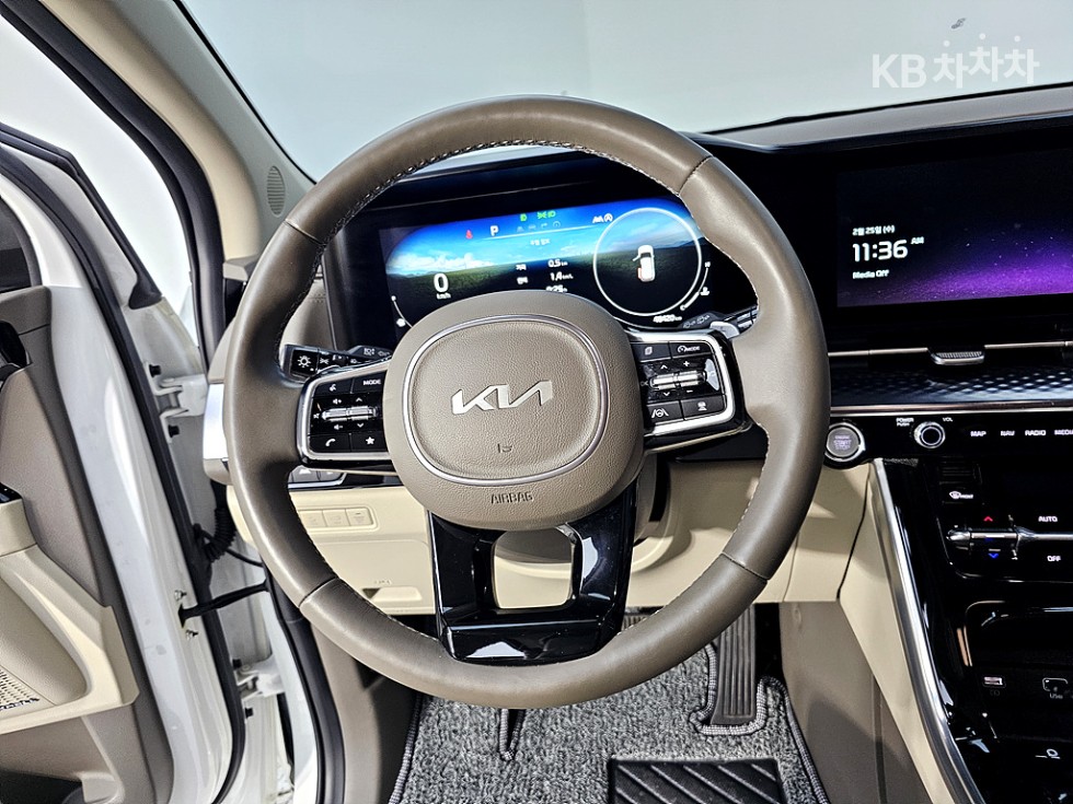 2022 - kia carnival
