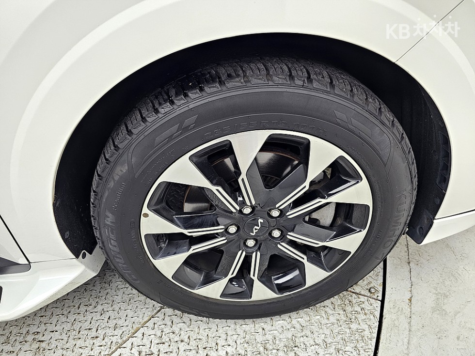 2022 - kia carnival