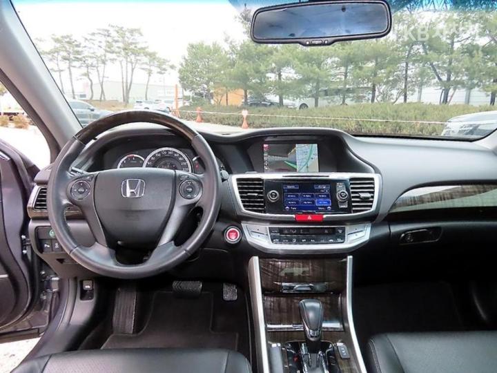 Honda Accord 3.5 Sedan EX-L 8