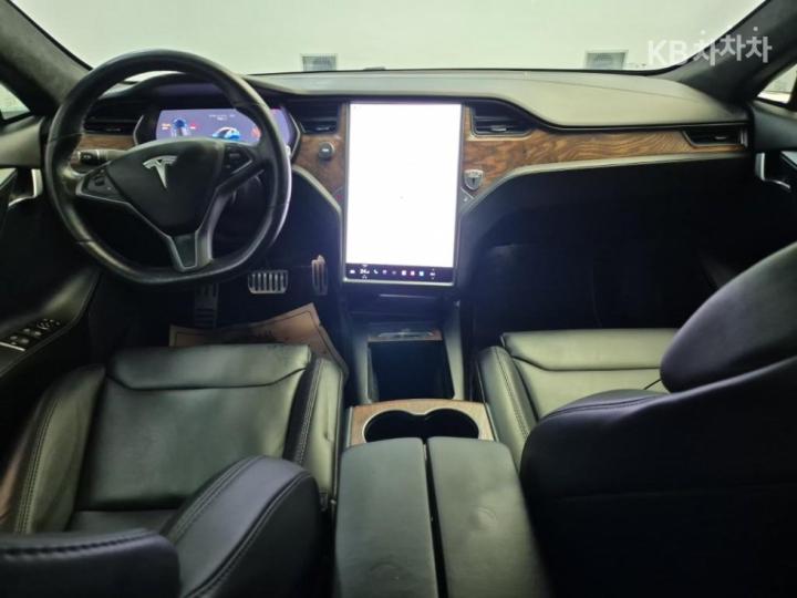 Tesla Model S 75D 8